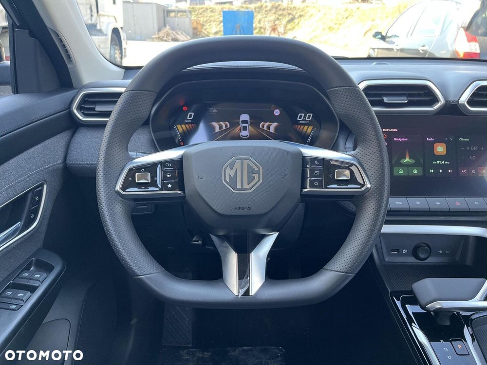 MG ZS Hybrid+ - 12