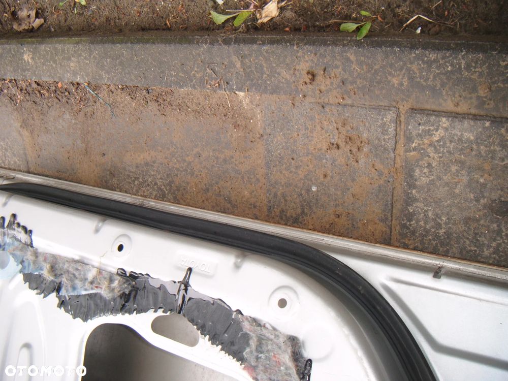 toyota corolla verso 05r drzwi lewy  przód - 3