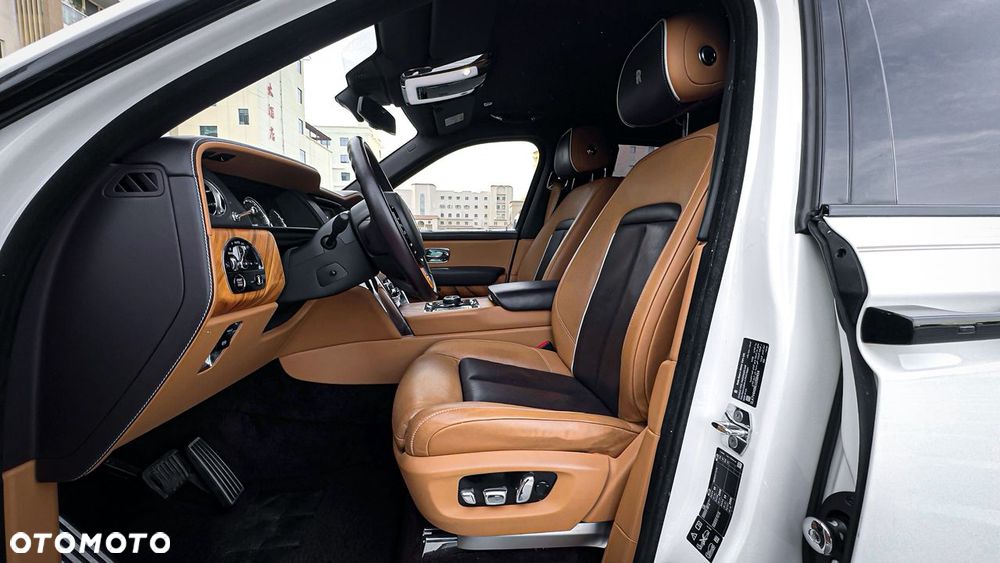 Rolls-Royce Cullinan - 12