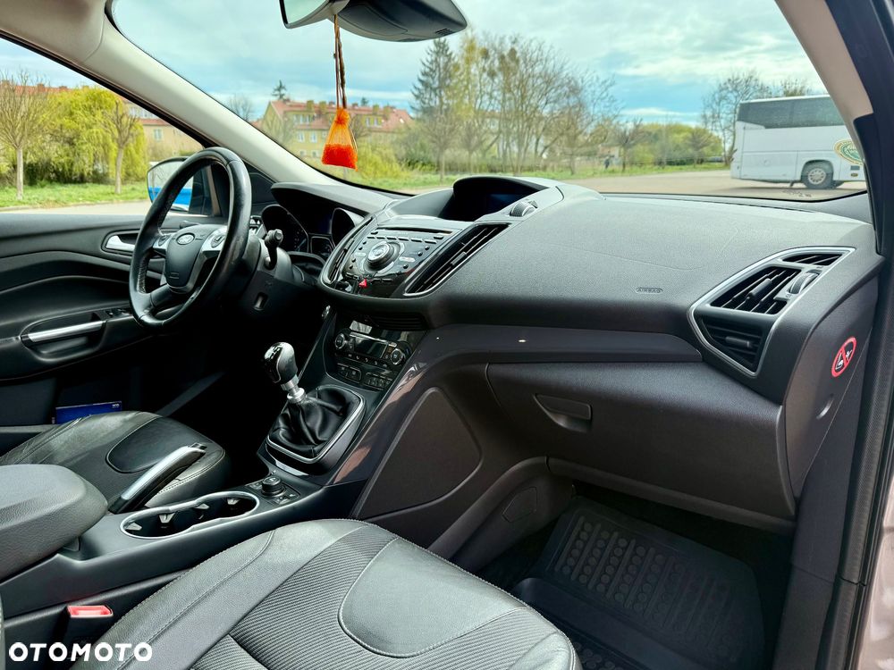 Ford Kuga 2.0 TDCi 2x4 Titanium - 18
