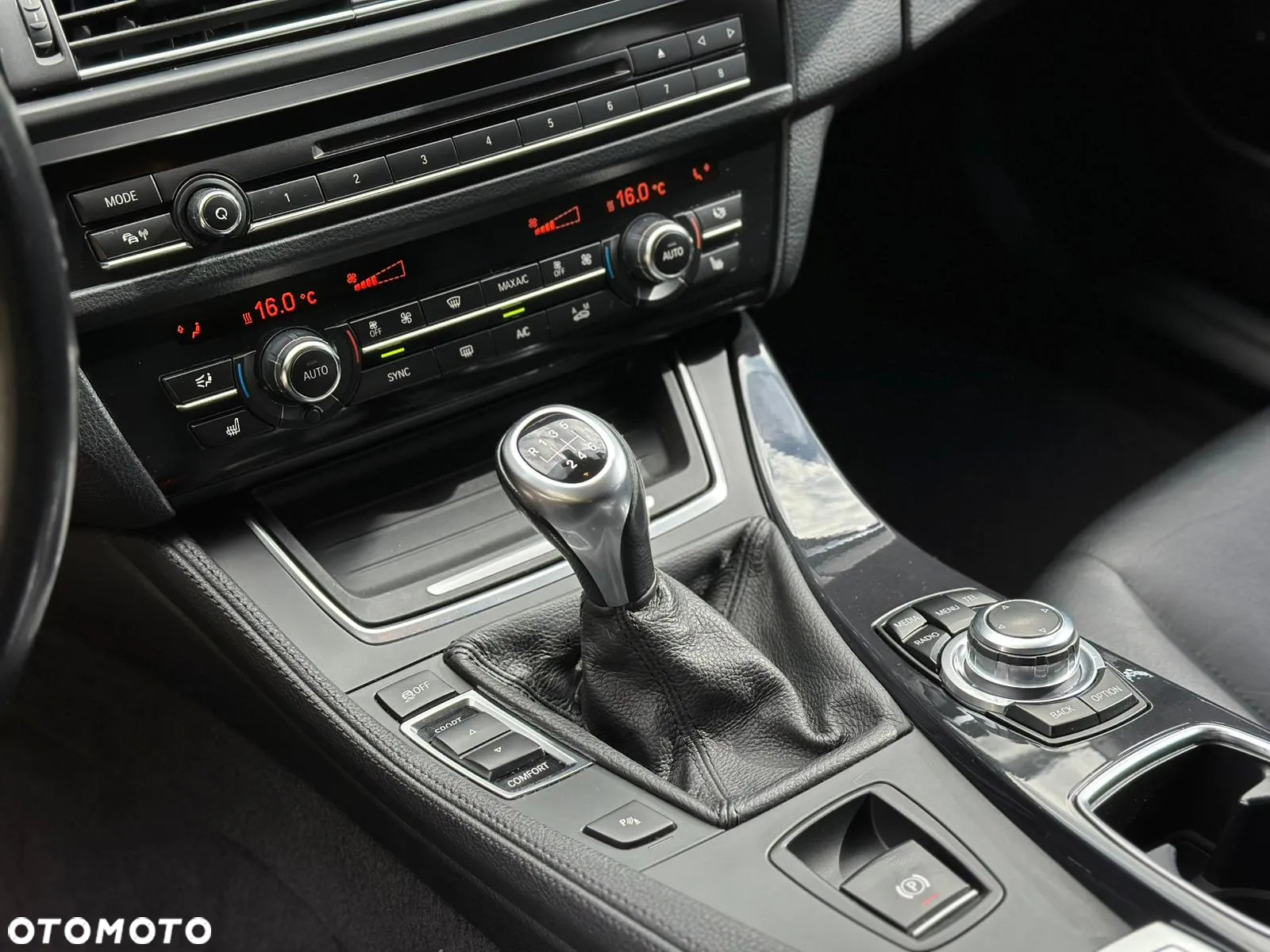 BMW Seria 5 520i Luxury Line - 16