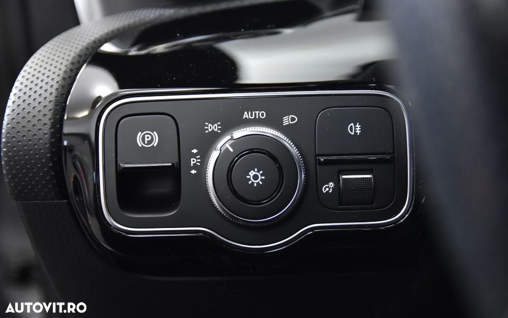 Mercedes-Benz CLA 180 d Shooting Brake 7G-DCT - 16