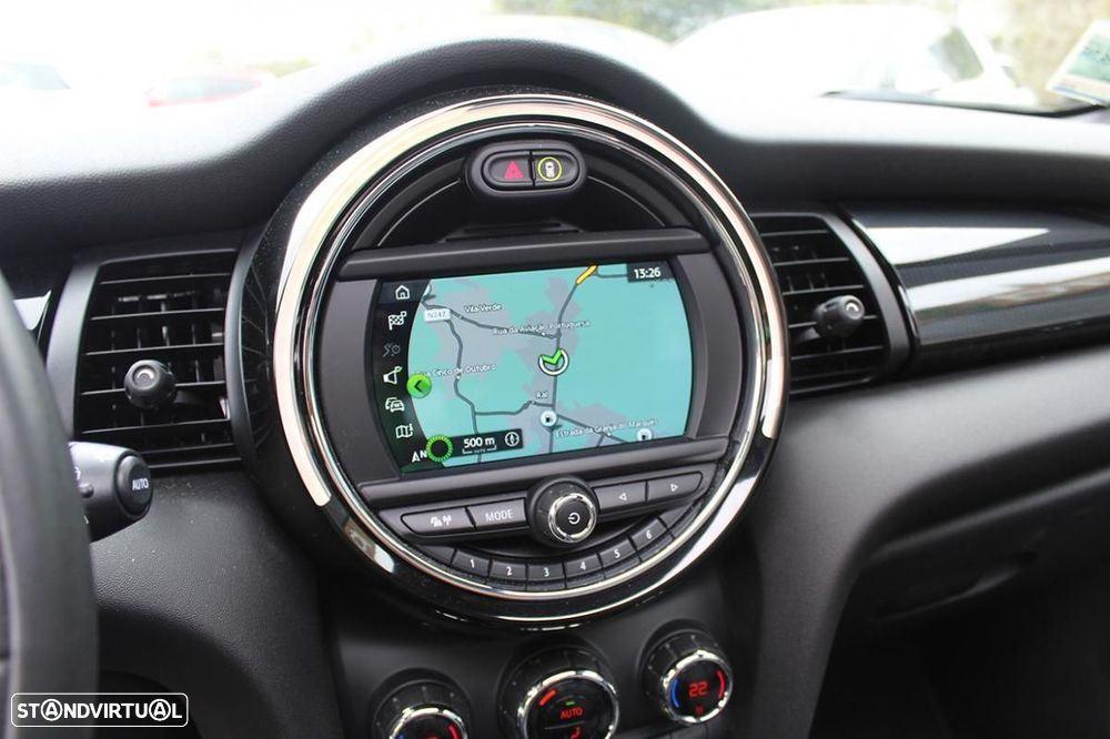 MINI 3 Portas Cooper SE Essential - 32