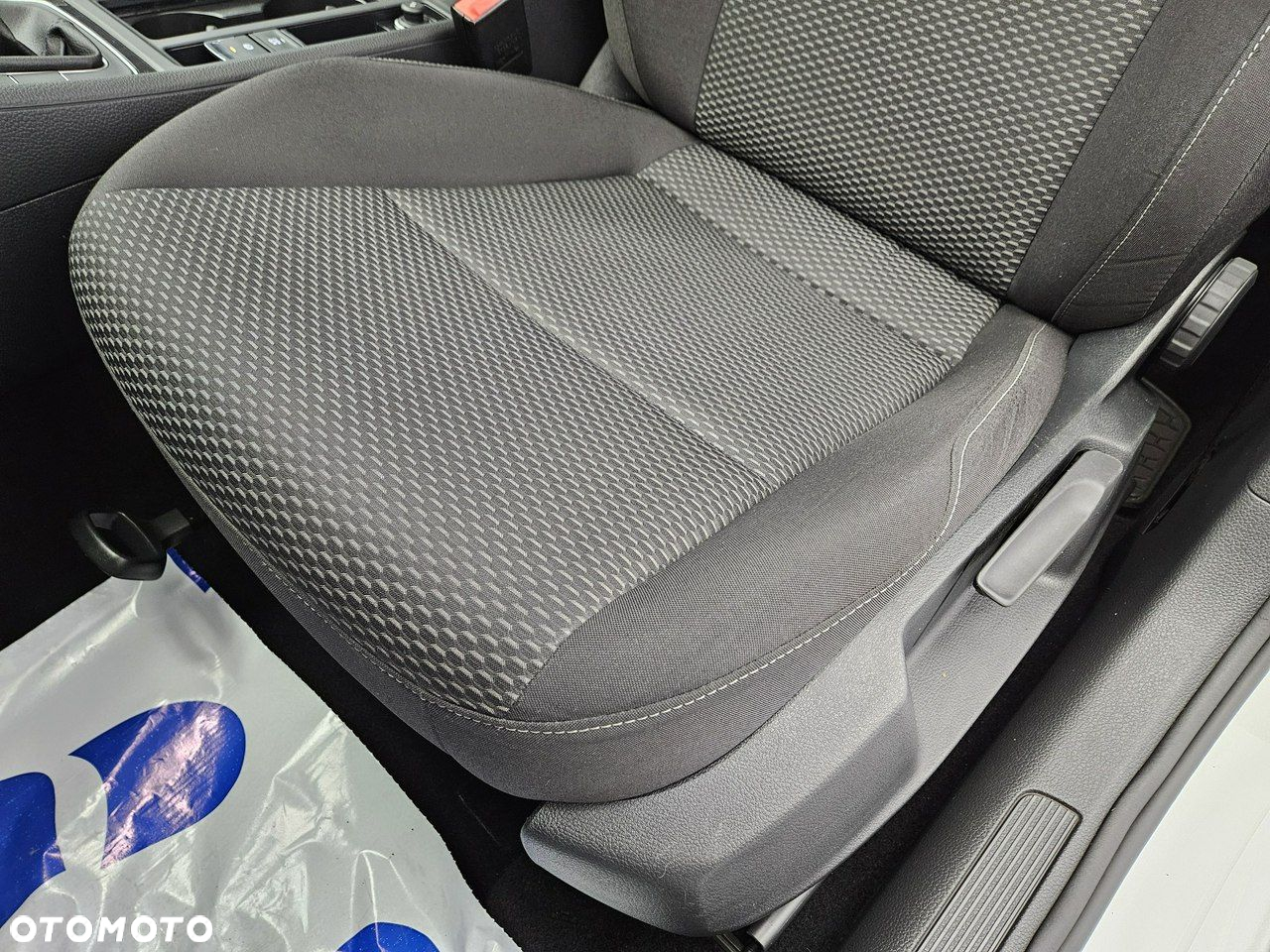 Volkswagen Golf - 12