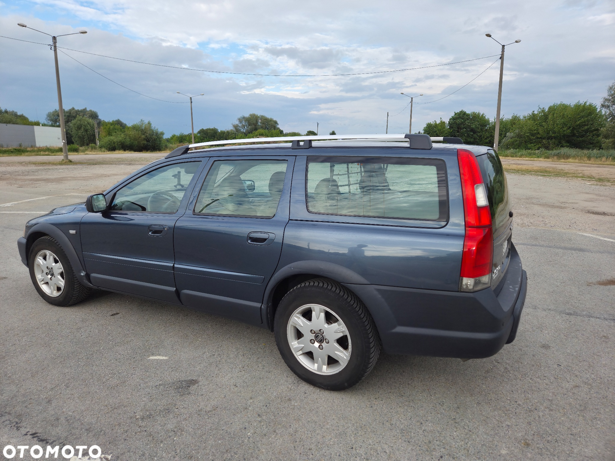 Volvo XC 70 2.4 AWD Automatik Momentum - 4