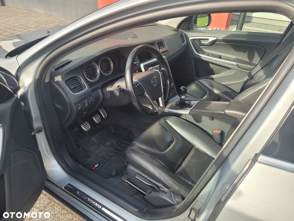 Volvo V60 D3 Momentum - 8