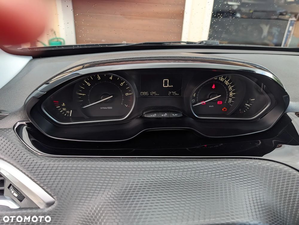 Peugeot 208 PureTech 82 Start & Stop Allure - 3