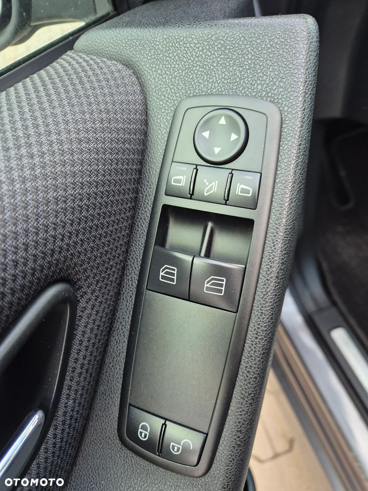 Mercedes-Benz Klasa B 180 CDI Autotronic Special Edition - 19