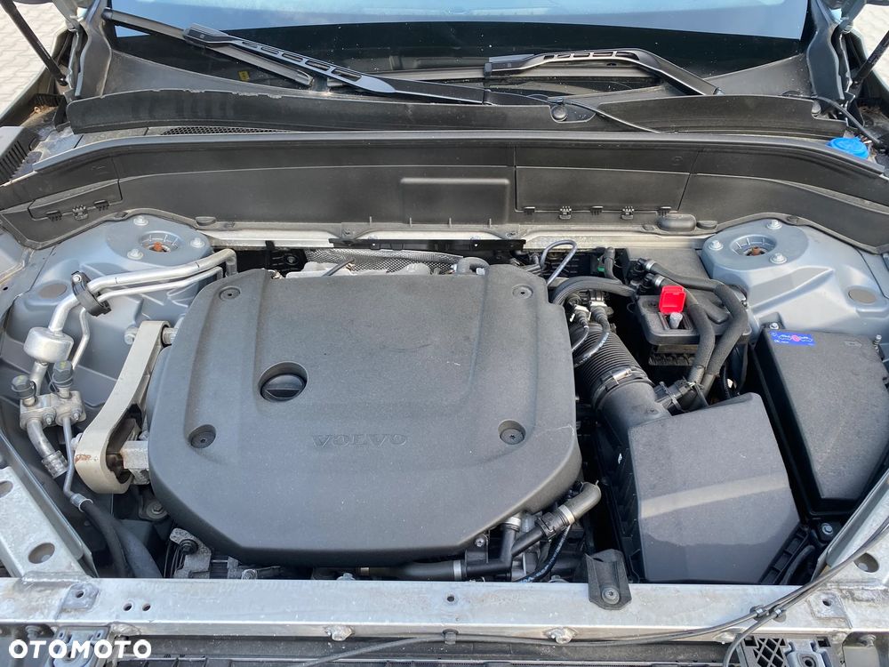 Volvo XC 90 - 40