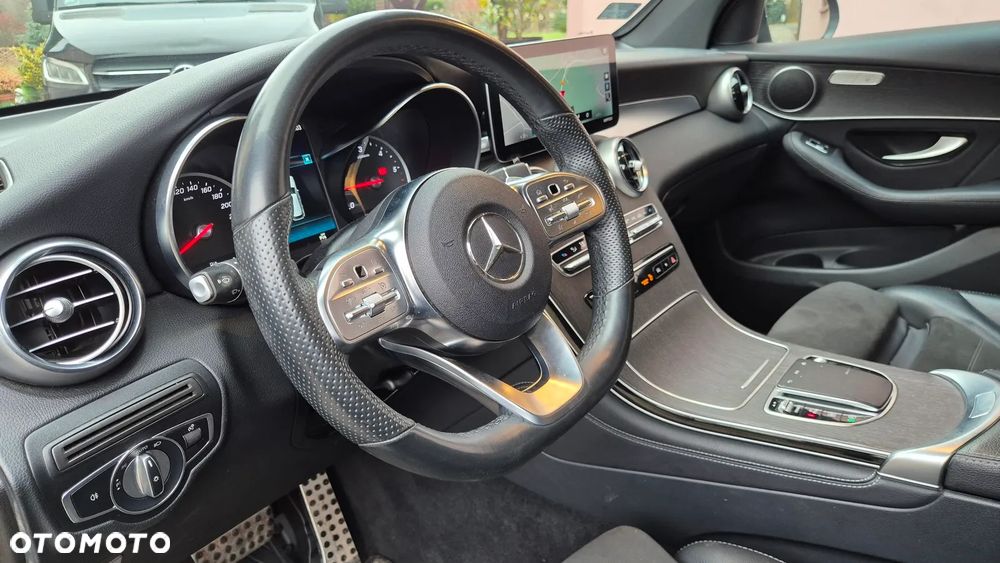 Mercedes-Benz GLC 220 d 4Matic 9G-TRONIC AMG Line Plus - 31