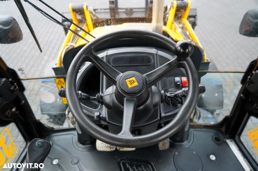 JCB 3CX / BULDOEXCAVATOR / JOYSTICK / CUPLU RAPID / AER CONDIȚIONAT / - 30