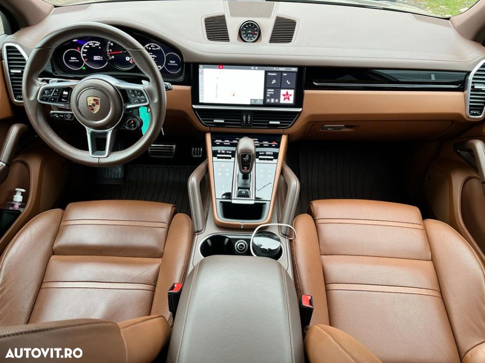 Porsche Cayenne - 8