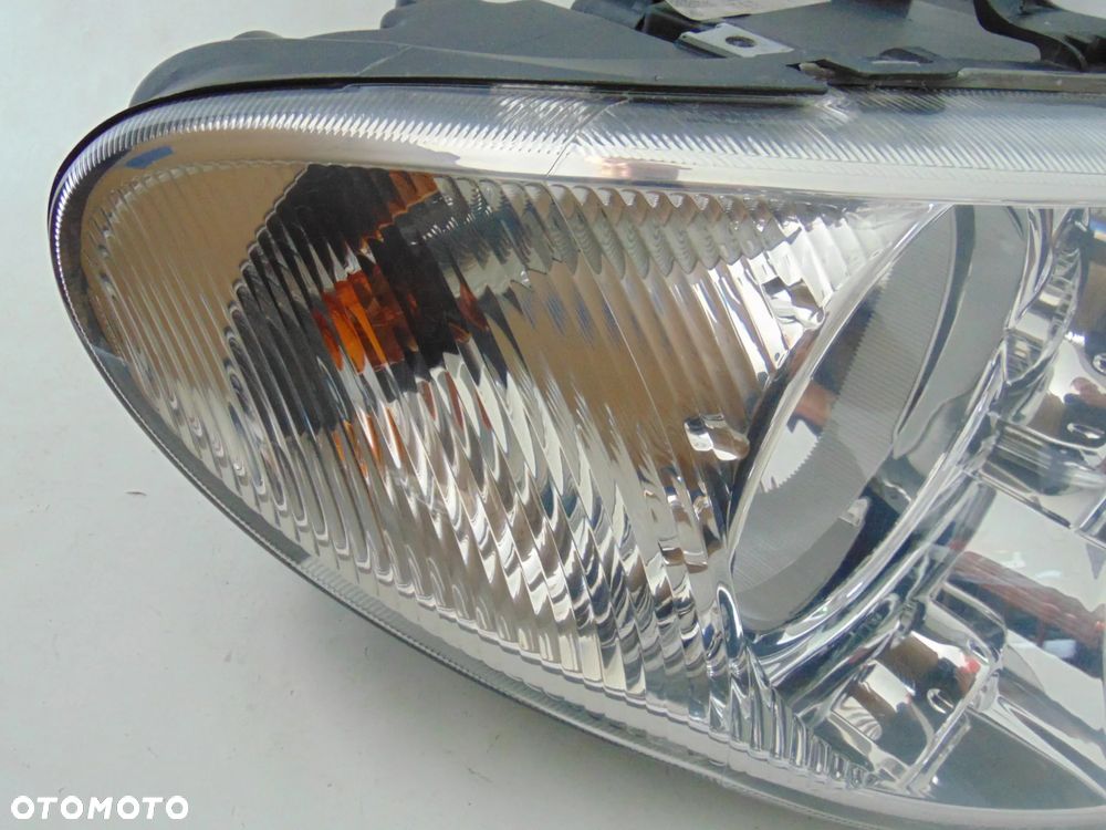 Oryginalna lampa przednia przód prawa Chrysler Voyager 4 IV FL 04-07r - 3