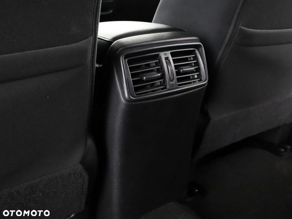 Nissan X-Trail 1.6 DIG-T Visia - 34