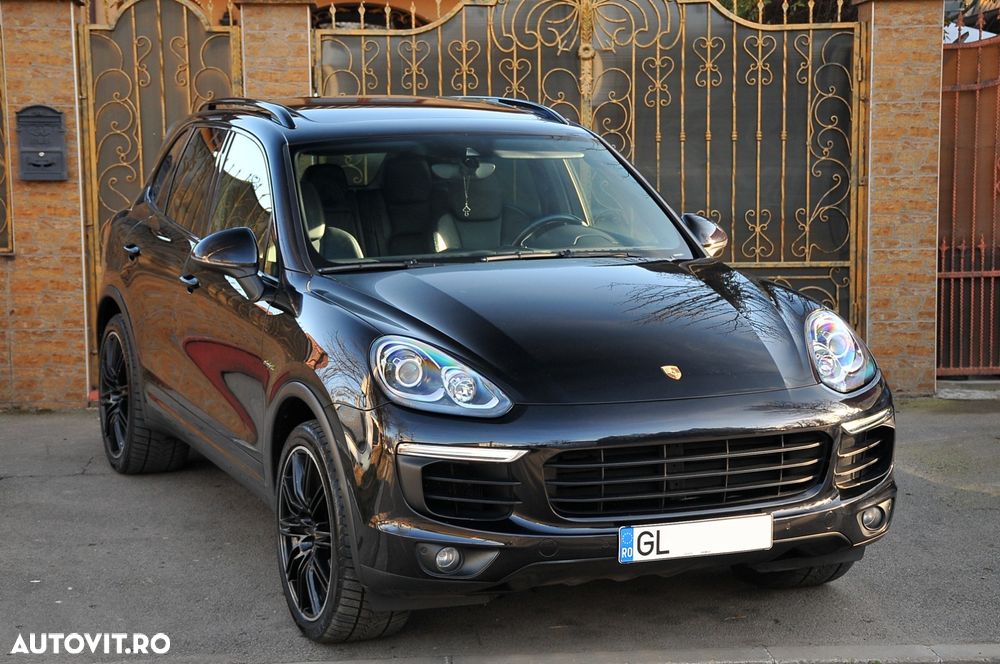 Porsche Cayenne Hybrid 3.0 L S E - 2