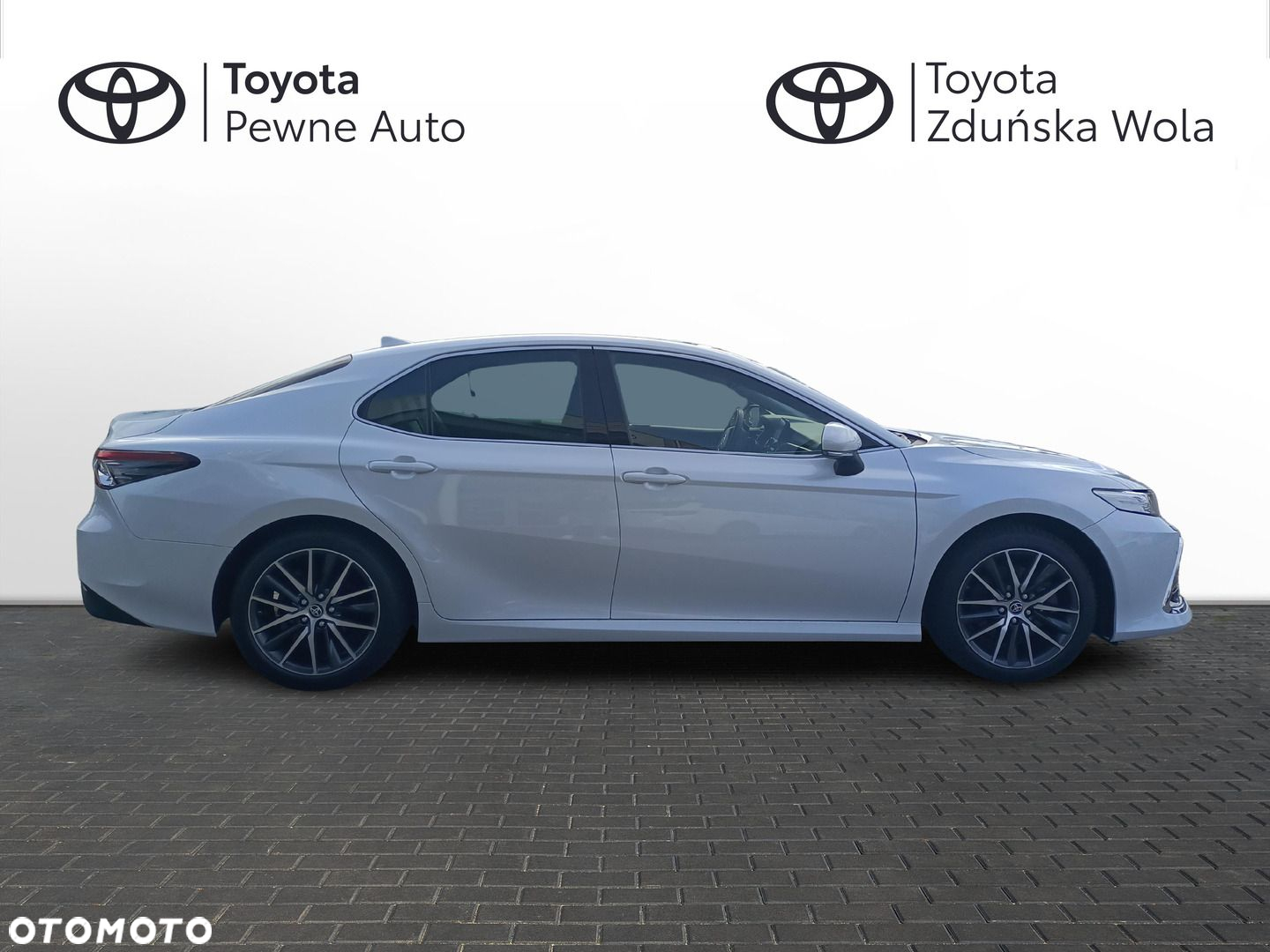 Toyota Camry - 4