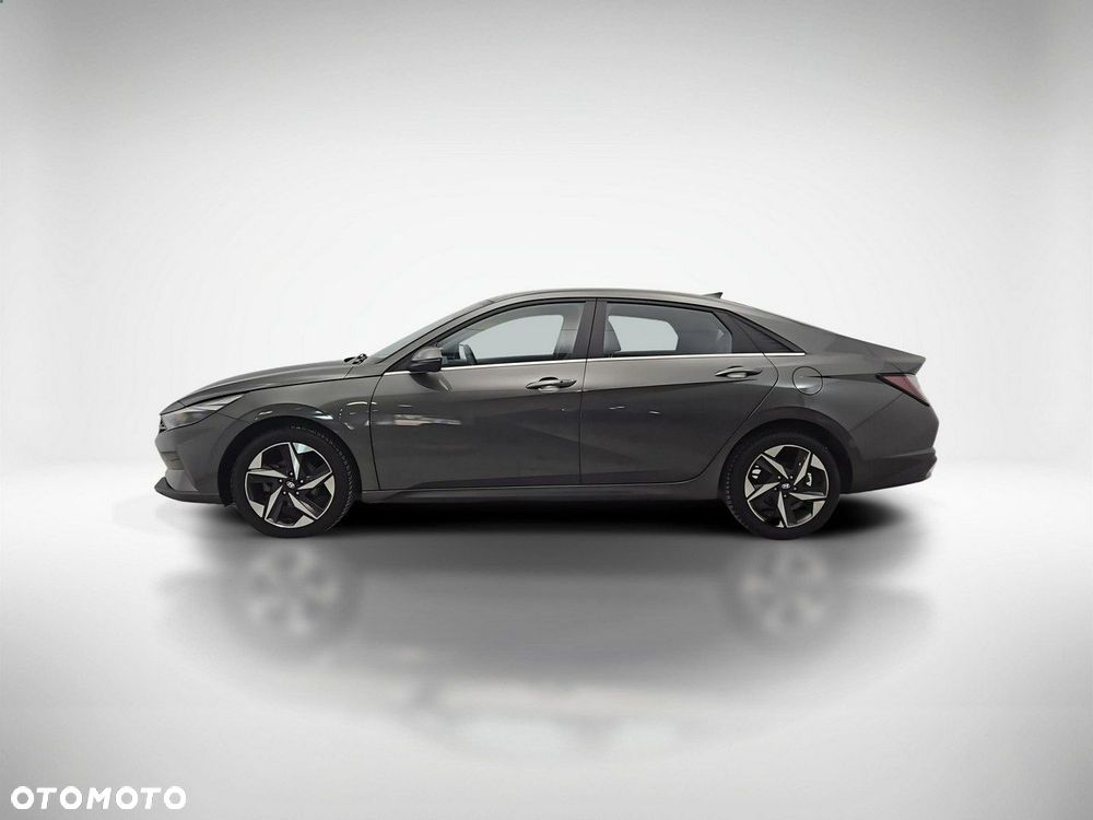 Hyundai Elantra 1.6 Executive CVT - 2