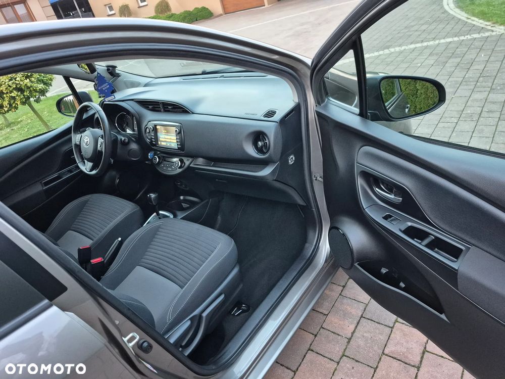 Toyota Yaris - 25