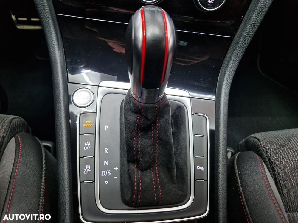 Volkswagen Golf GTI TCR 2.0 TSI OPF DSG - 19
