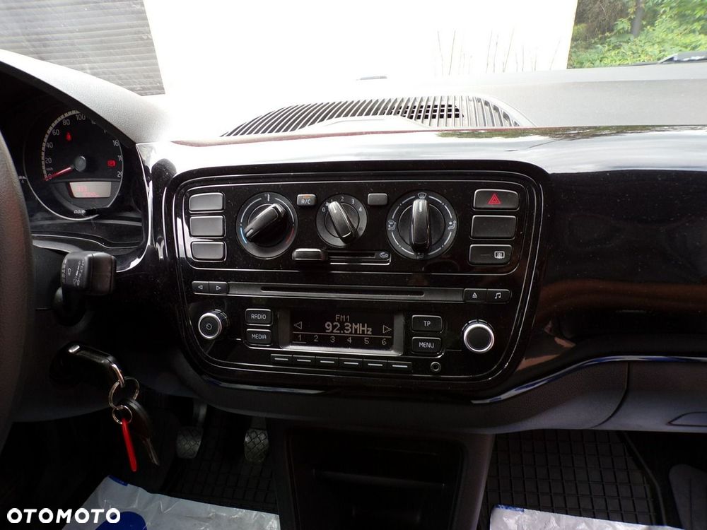 Volkswagen up! - 24