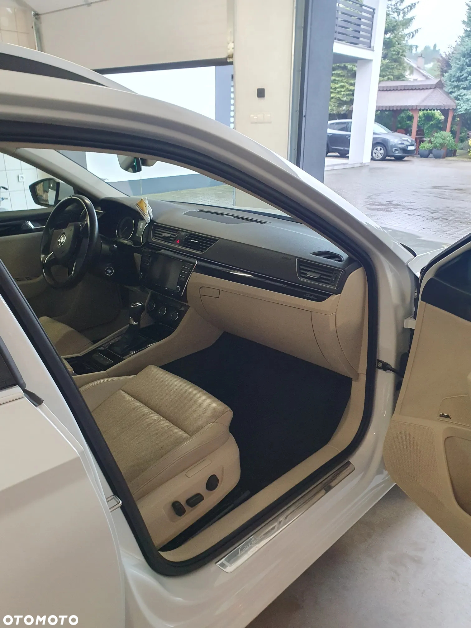 Skoda Superb 2.0 TSI 4x4 L&K DSG - 12