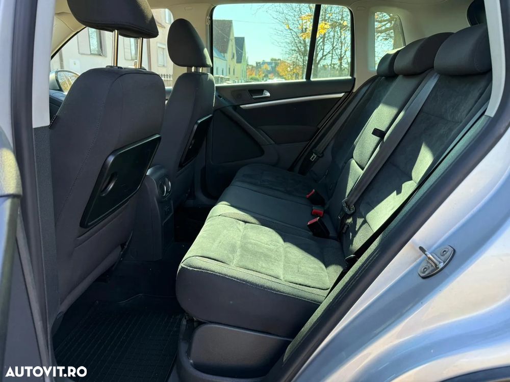 Volkswagen Tiguan 2.0 TDI 4Motion DSG Sport & Style - 9