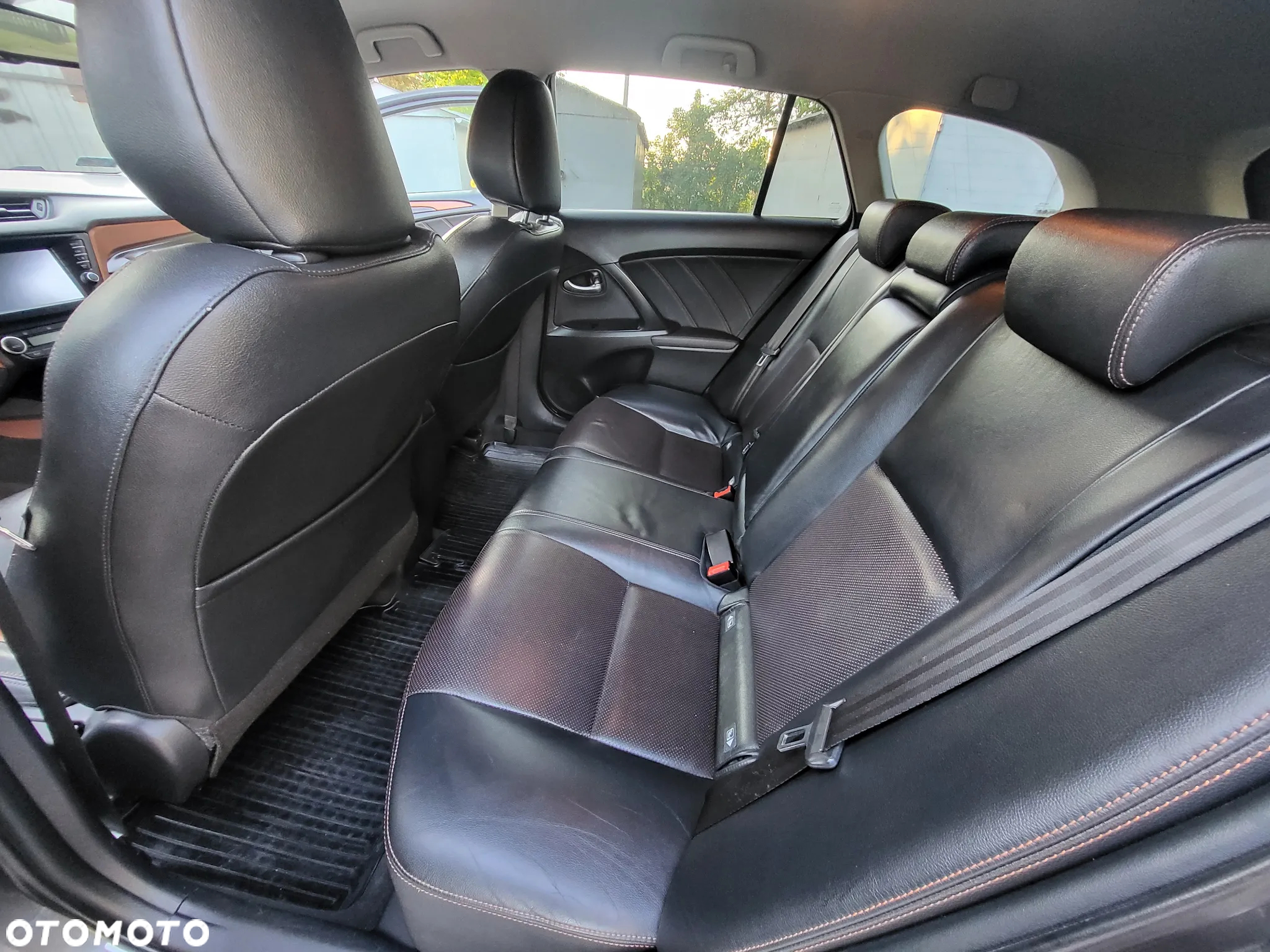 Toyota Avensis 1.8 Prestige MS - 11