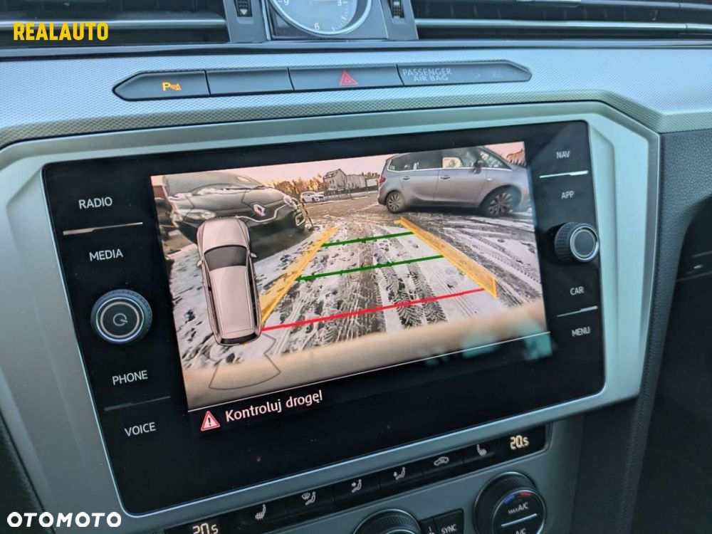 Volkswagen Passat - 10