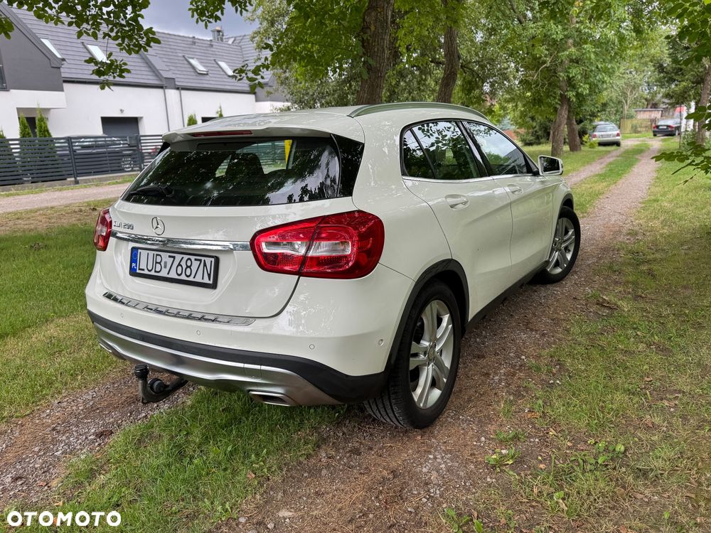 Mercedes-Benz GLA 200 - 5
