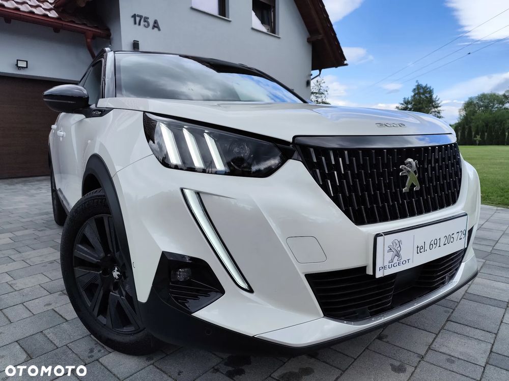 Peugeot 2008 1.2 PureTech GT Line S&S - 9