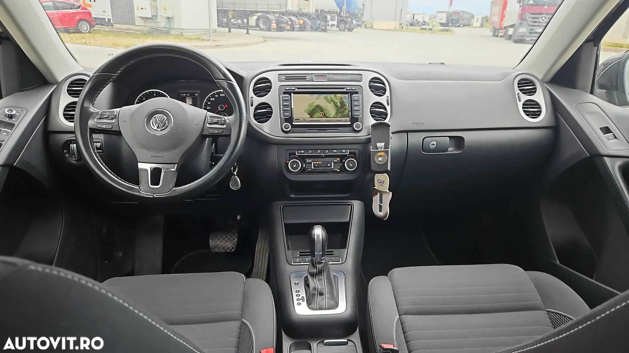 Volkswagen Tiguan 2.0 TDI 4Motion DSG Sport & Style - 9