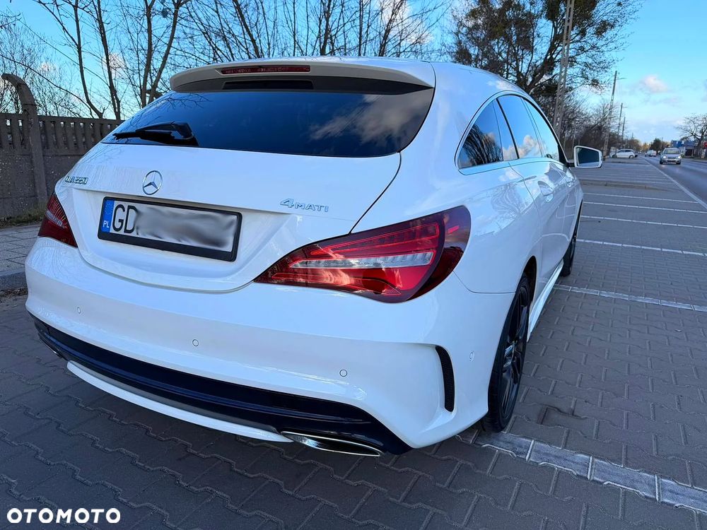 Mercedes-Benz CLA 220 4-Matic AMG Line - 13