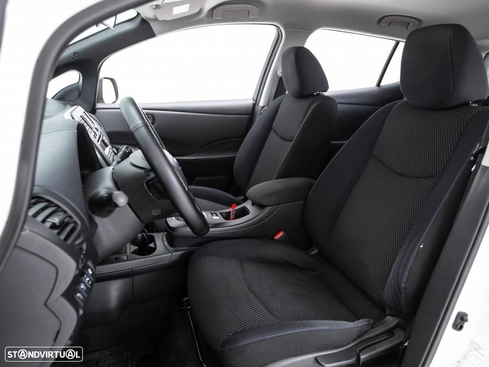 Nissan Leaf - 8