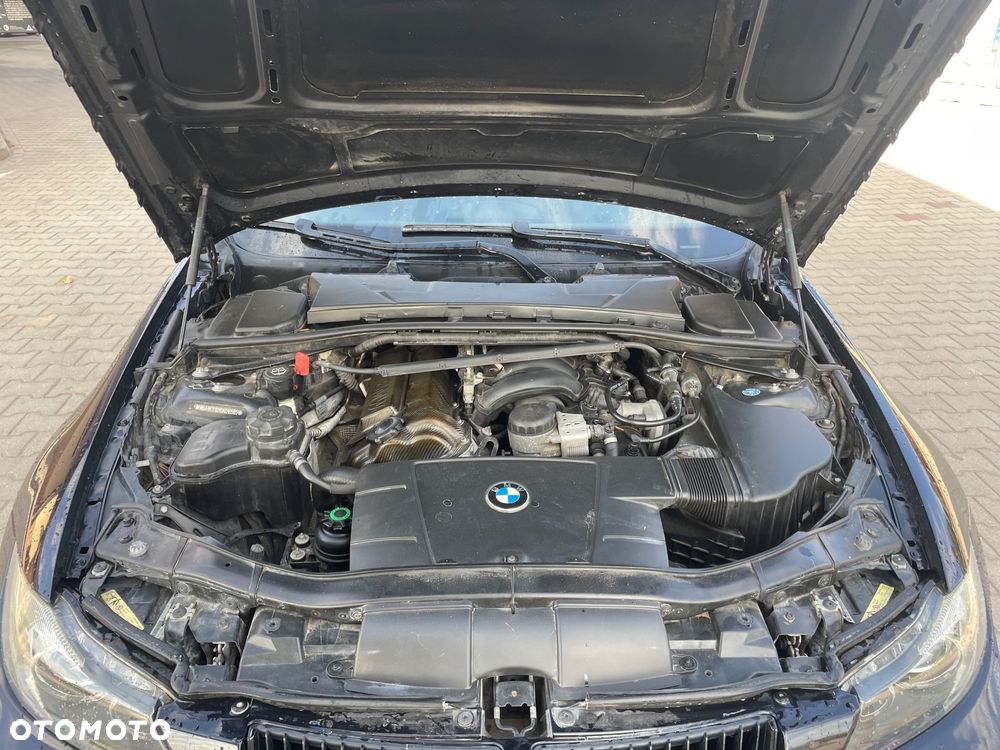 BMW Seria 3 320i - 10