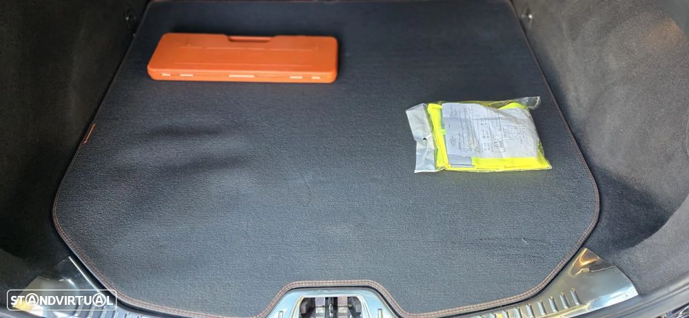 Volvo V60 2.0 D3 VOR Geartronic - 29