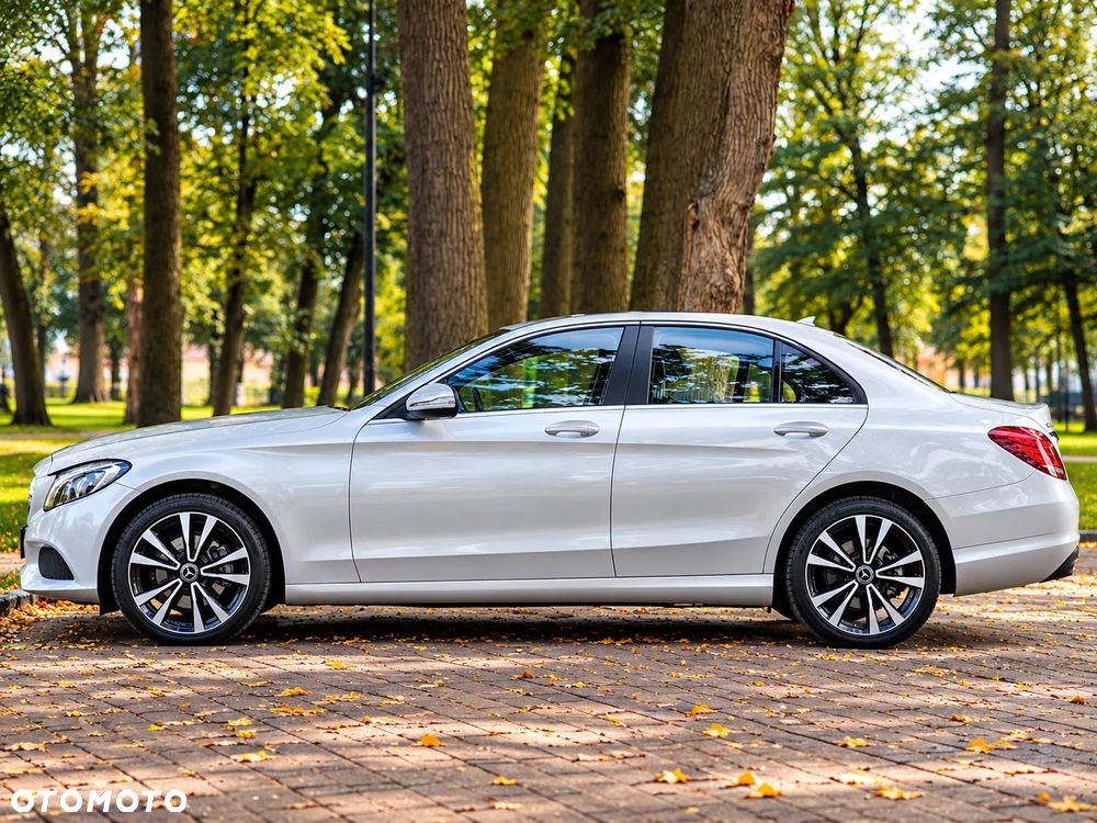 Mercedes-Benz Klasa C 200 4Matic 9G-TRONIC - 5