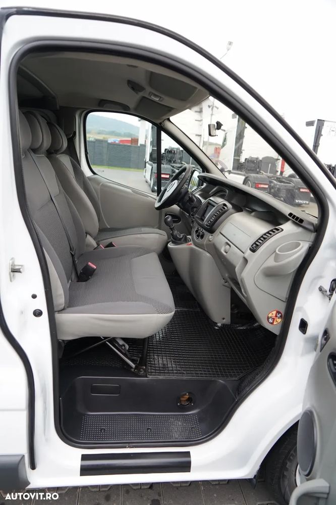 Opel VIVARO / MICROBUZ / 9 LOCURI / REVIZUIT / - 30