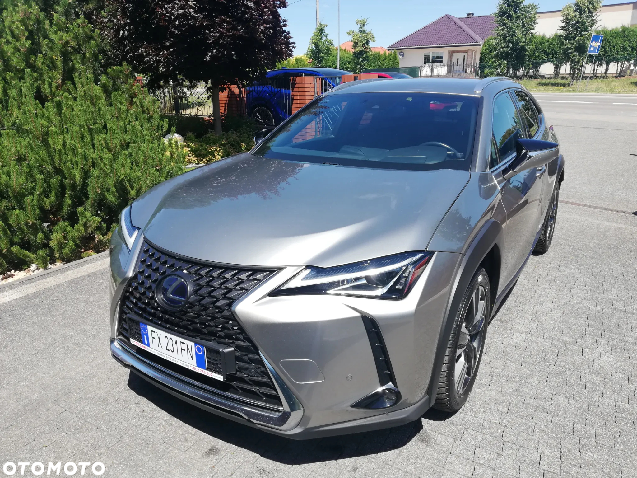 Lexus UX - 4