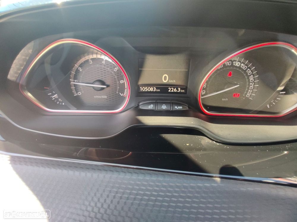 Peugeot 2008 1.2 PureTech GT Line - 9