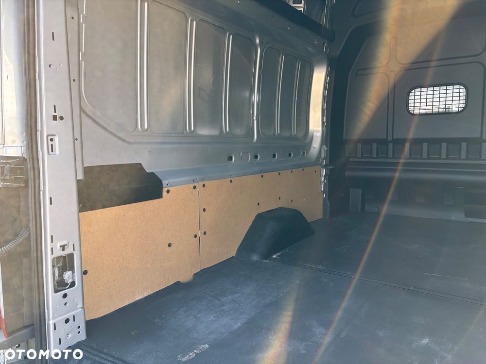 Ford Transit - 28