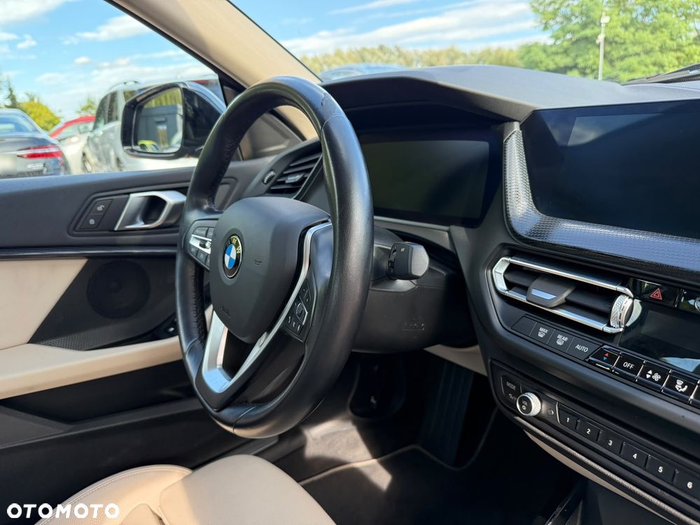 BMW Seria 2 218i - 14