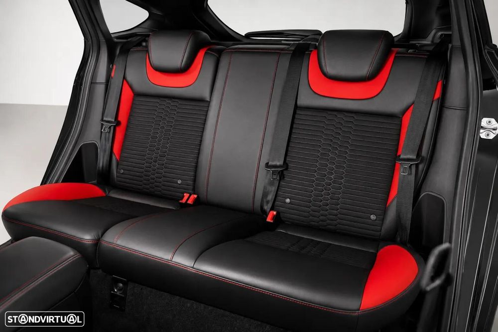 Ford Focus 2.0 EcoBoost ST c/ Pack Pele Desportiva - 25