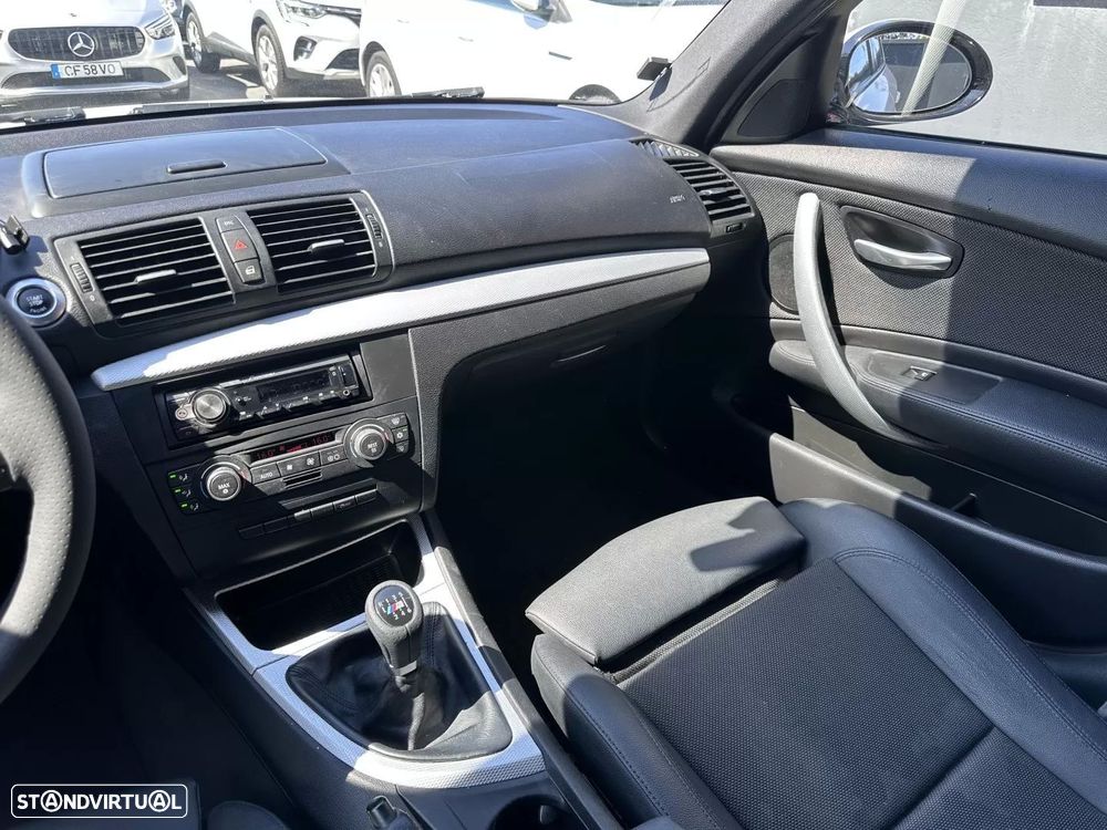 BMW 118 d Pack M - 38