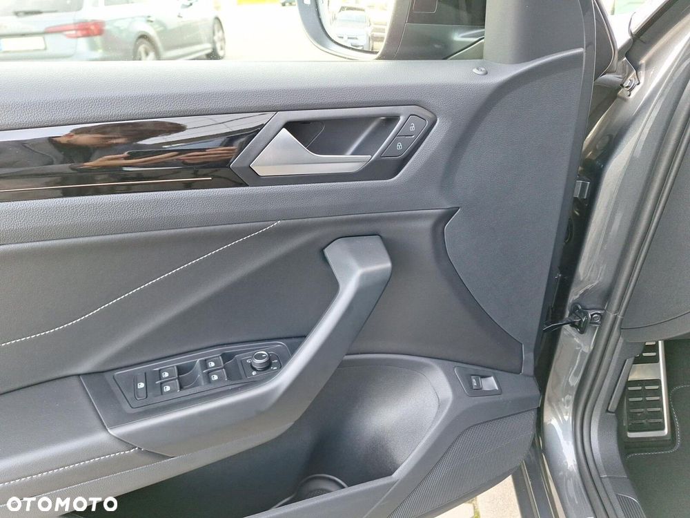 Volkswagen T-Roc - 30