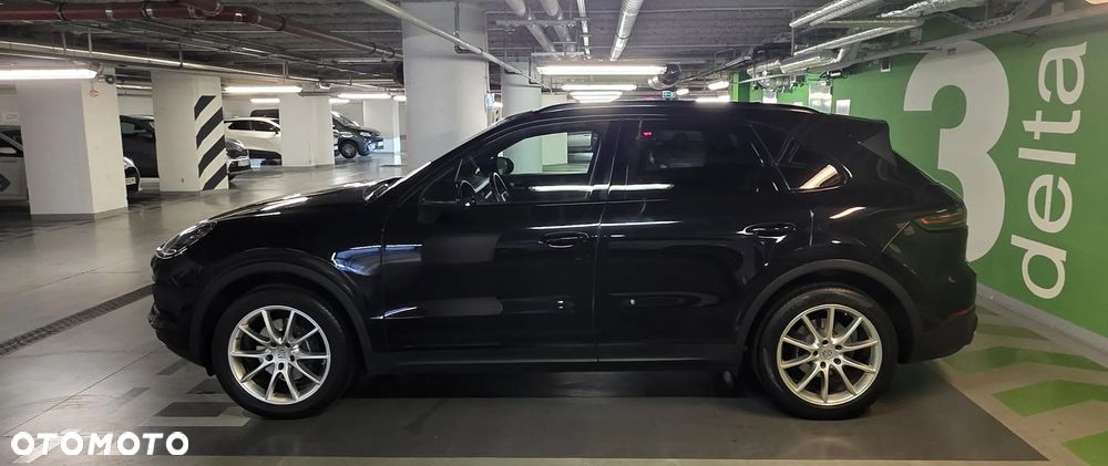 Porsche Cayenne Standard - 2