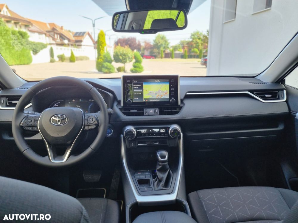Toyota RAV4 - 10