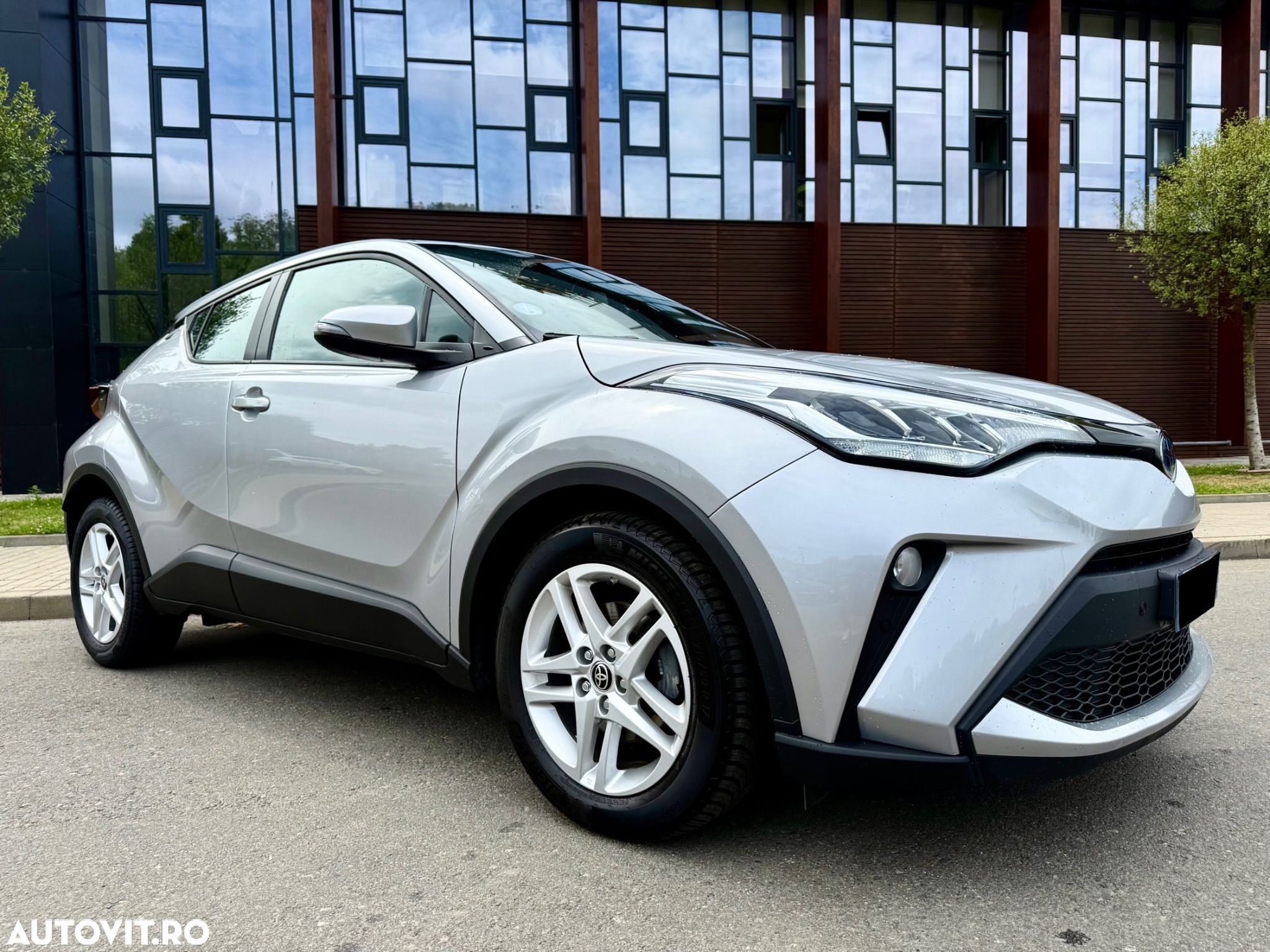 Toyota C-HR Hybrid Business-Edition - 1