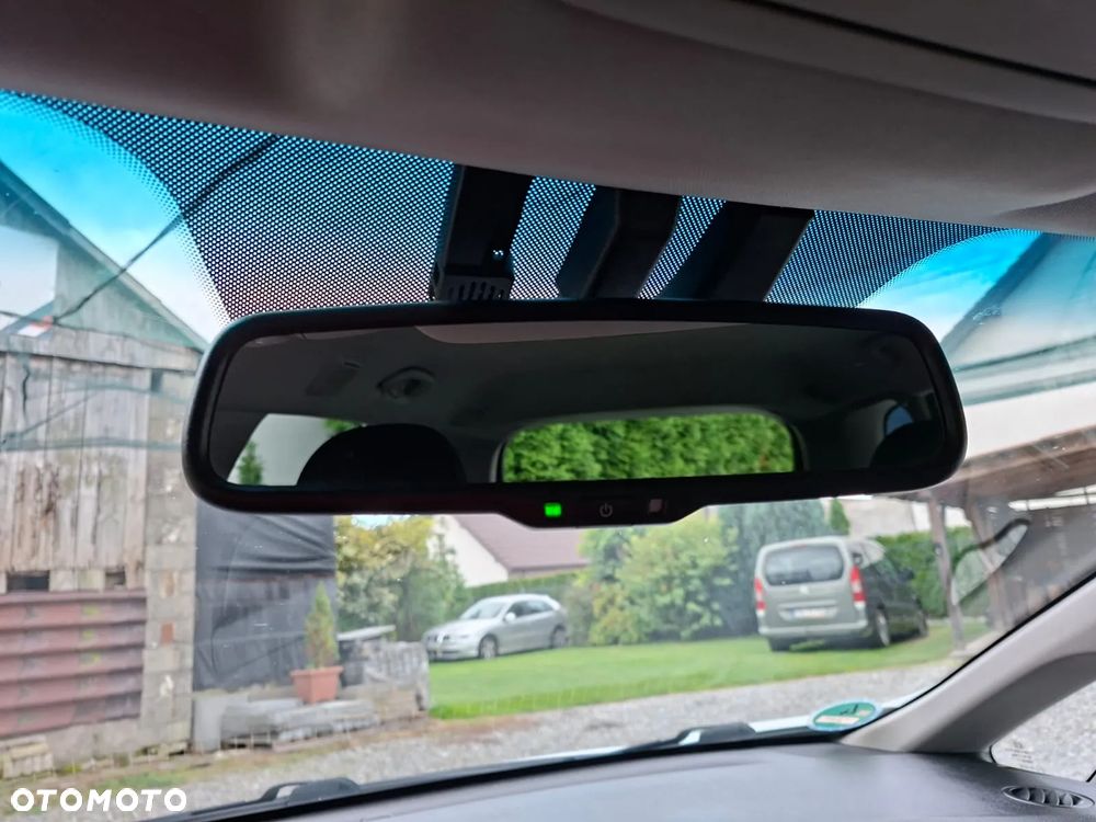 Kia Ceed 1.6 GDI DCT SW Platinum Edition - 23