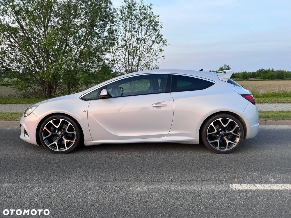 Opel Astra OPC Start/Stop - 2