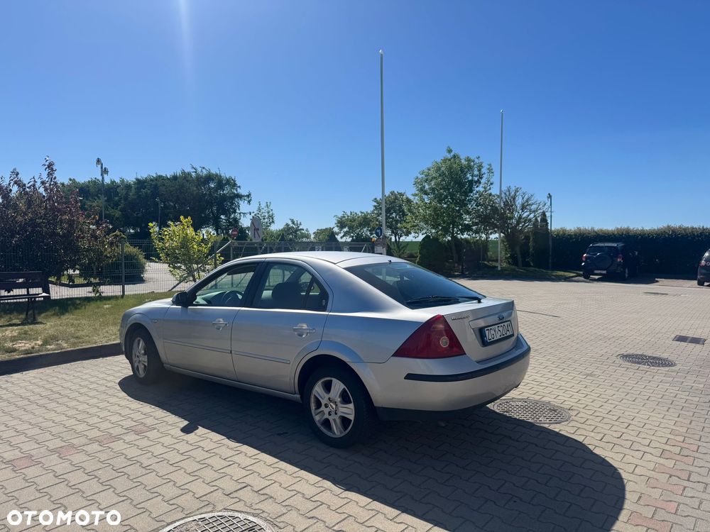 Ford Mondeo 1.8 Ghia - 7